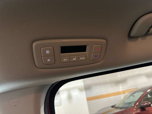 Used 2026 Kia Carnival FWD image 24