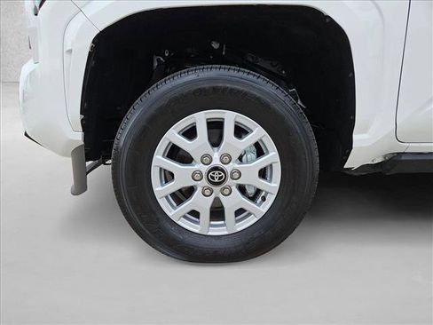 Used 2025 Toyota Tacoma SR5 AWD/4WD image 23