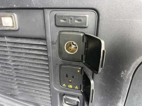 Used 2025 Ford Expedition Platinum AWD/4WD image 10