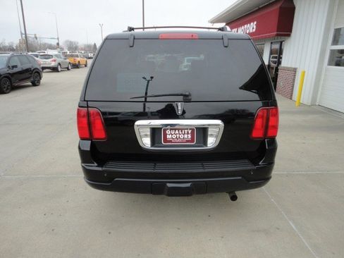 Used 2006 Lincoln Navigator Luxury image 16
