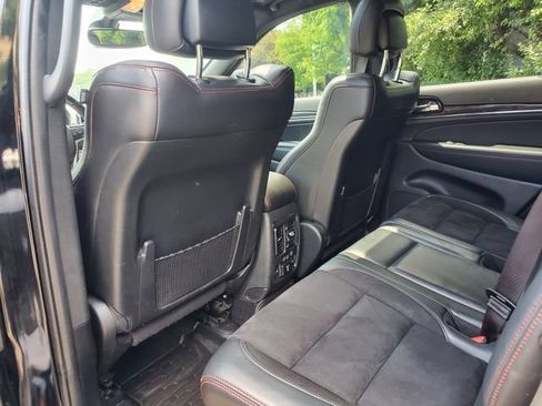 Used 2021 Jeep Grand Cherokee Trailhawk AWD/4WD image 11