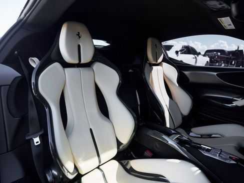 Used 2022 Ferrari SF90 Stradale image 47