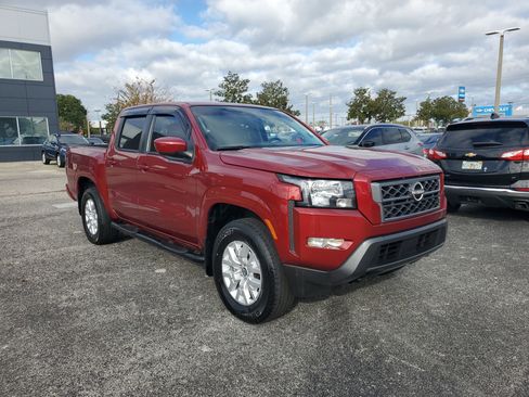 Certified 2022 Nissan Frontier SV image 3