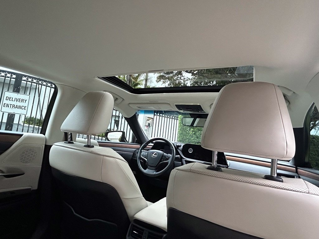 Used 2025 Lexus ES 350 w/ Premium Package FWD image 35