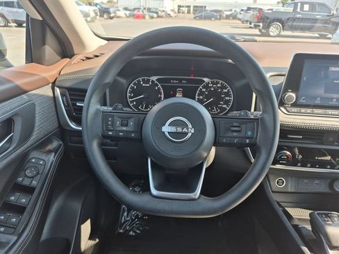 Used 2023 Nissan Rogue SV AWD/4WD image 17