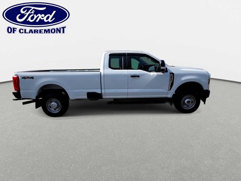 Used 2024 Ford F250 XL w/ Snow Plow/Camper Package AWD/4WD image 9