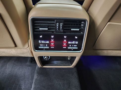 Used 2019 Porsche Cayenne AWD/4WD image 26