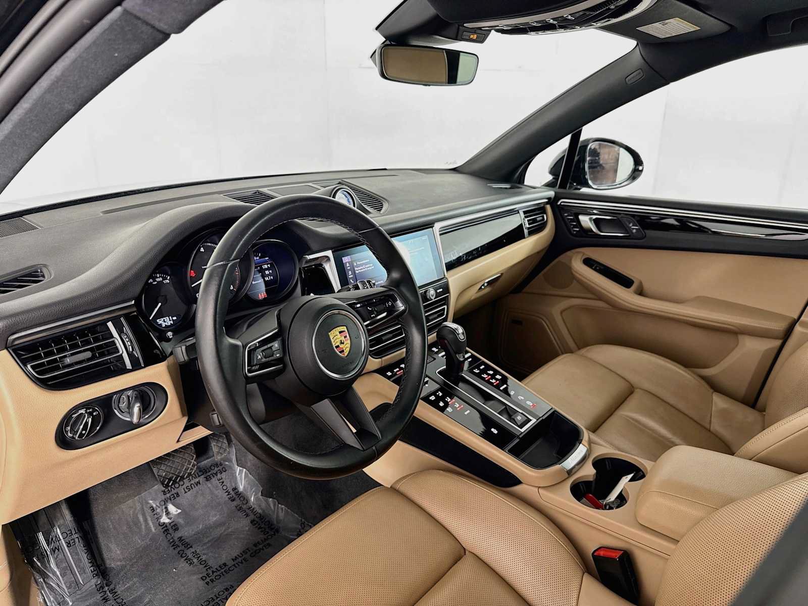 Used 2022 Porsche Macan AWD/4WD image 9