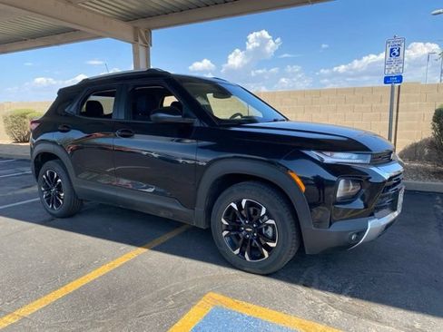 Used 2023 Chevrolet TrailBlazer LT w/ Convenience Package FWD image 4