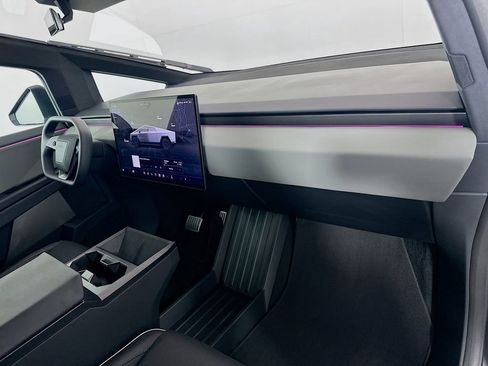 Used 2025 Tesla Cybertruck AWD Crew Cab image 29