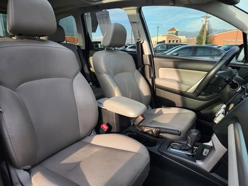 Used 2016 Subaru Forester 2.5i Touring w/ Eyesight & Navigation System image 17
