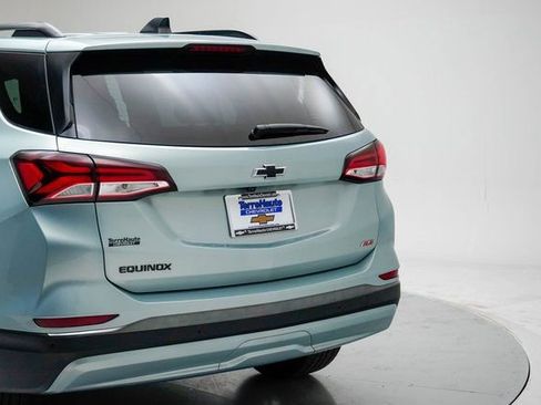 Used 2022 Chevrolet Equinox RS w/ LPO, Floor Liner Package image 4