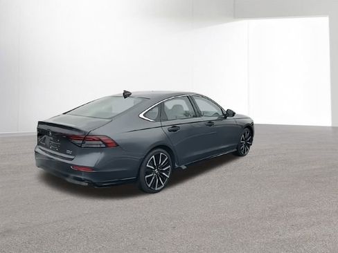 Used 2023 Honda Accord Touring image 9