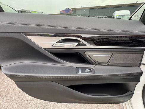 Used 2022 BMW 740i 740i Sedan 4D image 16