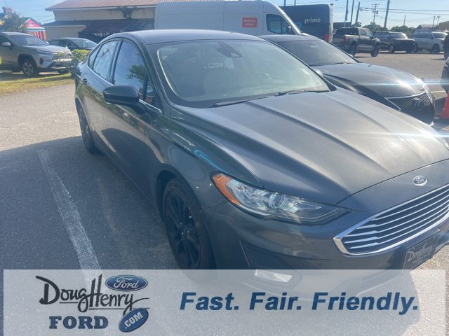Used 2019 Ford Fusion SE w/ Equipment Group 151A FWD image 3