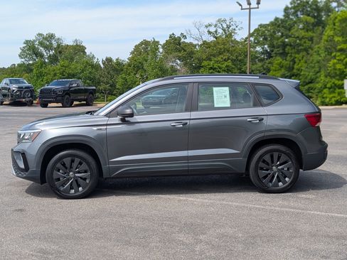 Used 2023 Volkswagen Taos S w/ Driver Assistance Package image 6