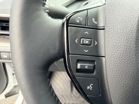 Certified 2026 Toyota Prius XLE FWD image 25