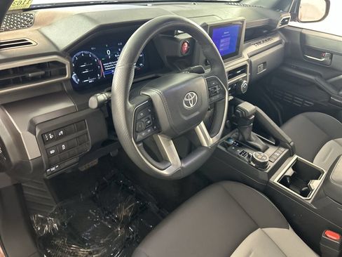 Used 2025 Toyota Tacoma TRD Off-Road AWD/4WD image 12