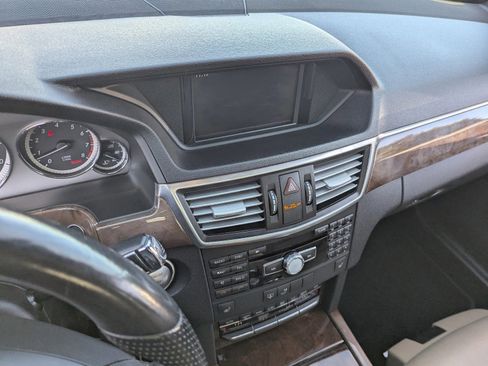 Used 2013 Mercedes-Benz E 350 Sedan image 26