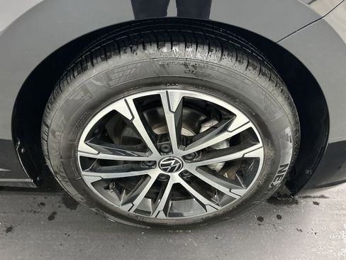 Used 2024 Volkswagen Jetta Sport image 8