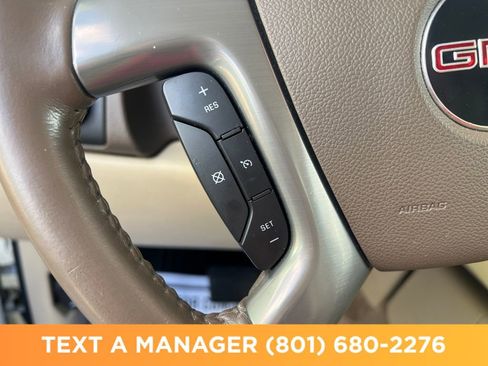 Used 2011 GMC Yukon XL SLT w/ SLT-2 Equipment Package AWD/4WD image 21