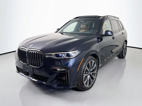 Used 2021 BMW X7 M50i w/ Dynamic Handling Package AWD/4WD image 1