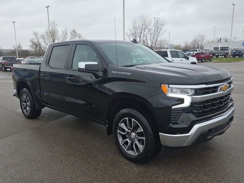Used 2025 Chevrolet Silverado 1500 LT AWD/4WD image 9