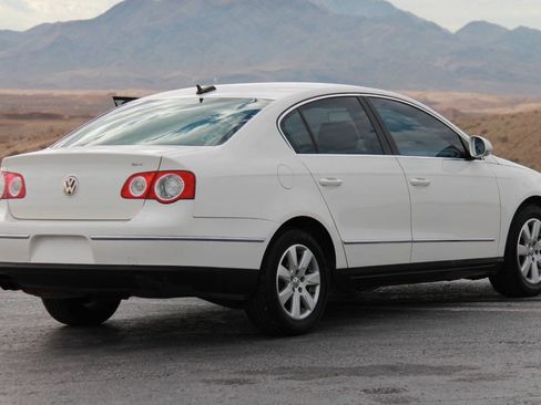 Used 2006 Volkswagen Passat 2.0T image 8
