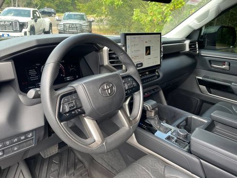 Used 2024 Toyota Tundra Limited w/ Power Package AWD/4WD image 30