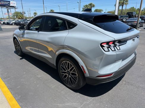 Used 2025 Ford Mustang Mach-E Premium image 5