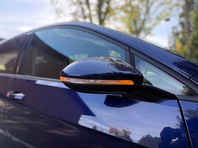 Used 2019 Volkswagen e-Golf SE FWD image 39