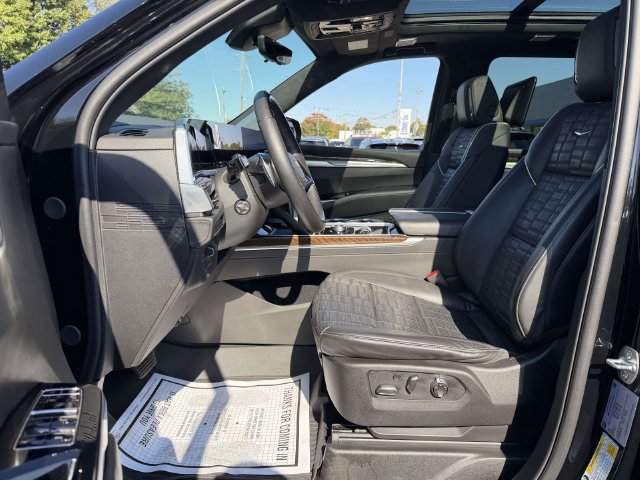 Certified 2025 Cadillac Escalade ESV Sport Platinum w/ LPO, ONYX Package AWD/4WD image 10