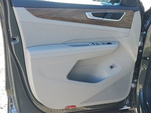 New 2026 Volkswagen Atlas SE image 10