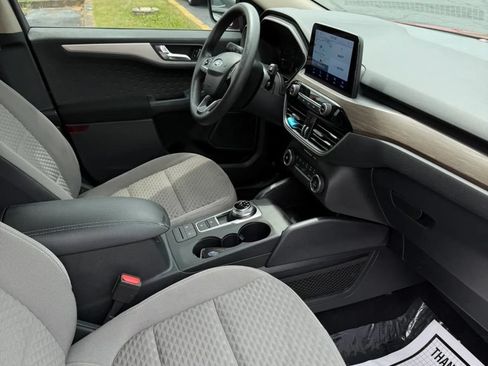 Used 2020 Ford Escape SE FWD image 18