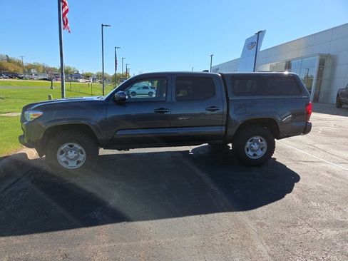 Used 2023 Toyota Tacoma SR AWD/4WD image 2