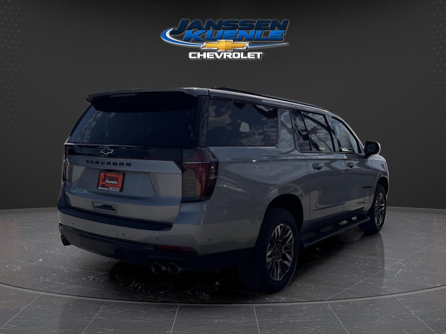 Used 2025 Chevrolet Suburban Z71 AWD/4WD image 5