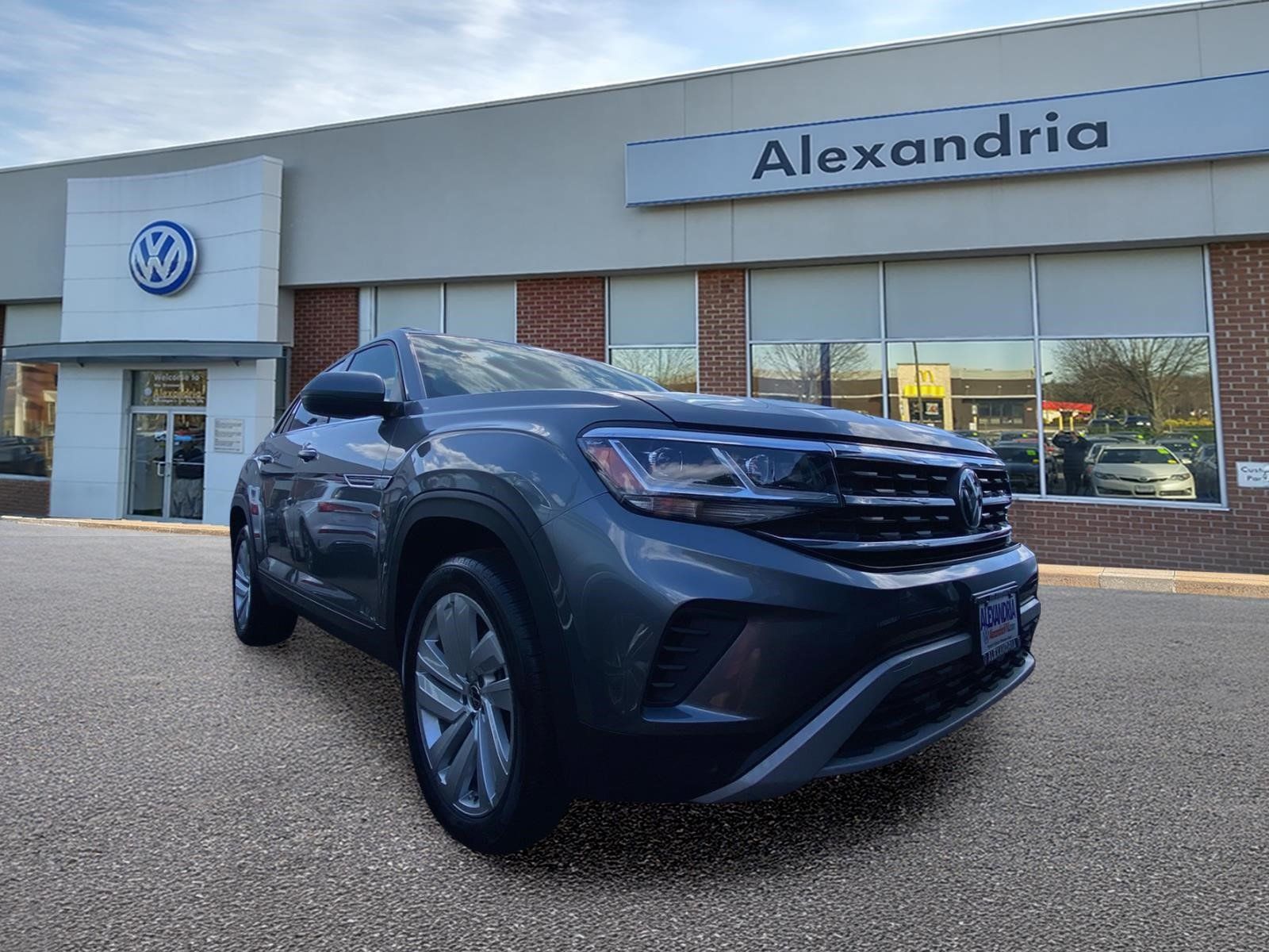 Used 2022 Volkswagen Atlas Cross Sport SE w/ Panoramic Sunroof Package AWD/4WD image 1