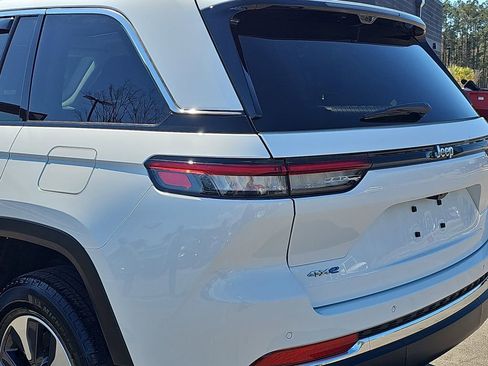 Used 2022 Jeep Grand Cherokee Limited 4xe w/ Luxury Tech Group II image 38