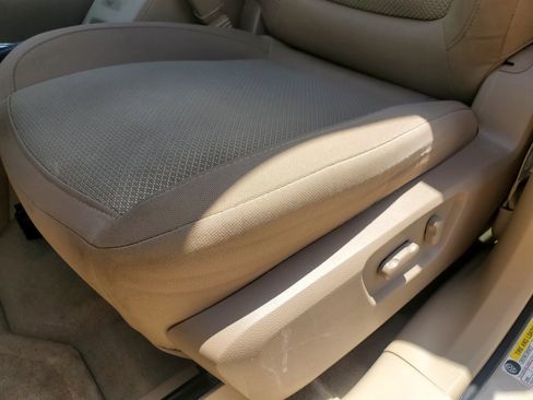 Used 2008 Saturn Vue XR image 16