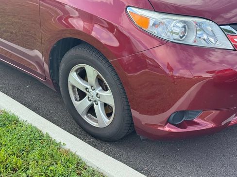 Used 2014 Toyota Sienna LE FWD image 8