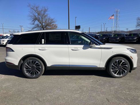 New 2025 Lincoln Aviator Reserve w/ Illumination Package image 2