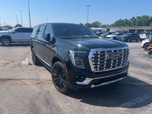 Used 2025 GMC Yukon Denali w/ Denali Reserve Package AWD/4WD image 1