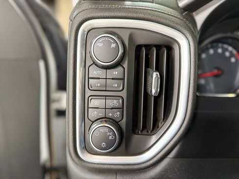Used 2019 Chevrolet Silverado 1500 LT Trail Boss AWD/4WD image 15