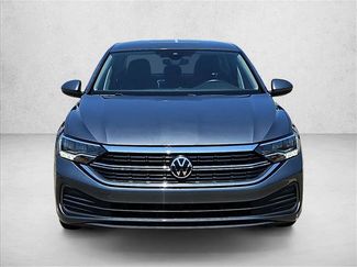 Used 2024 Volkswagen Jetta SE FWD video 2