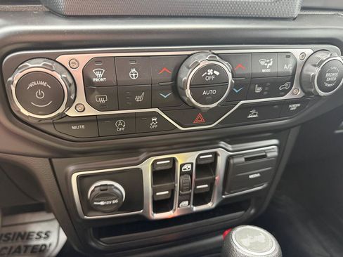 Used 2022 Jeep Wrangler Unlimited Sport AWD/4WD image 17