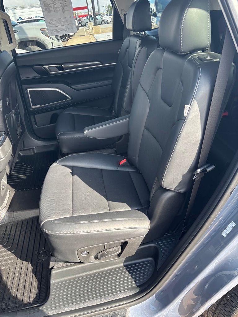Used 2024 Kia Telluride S FWD image 25