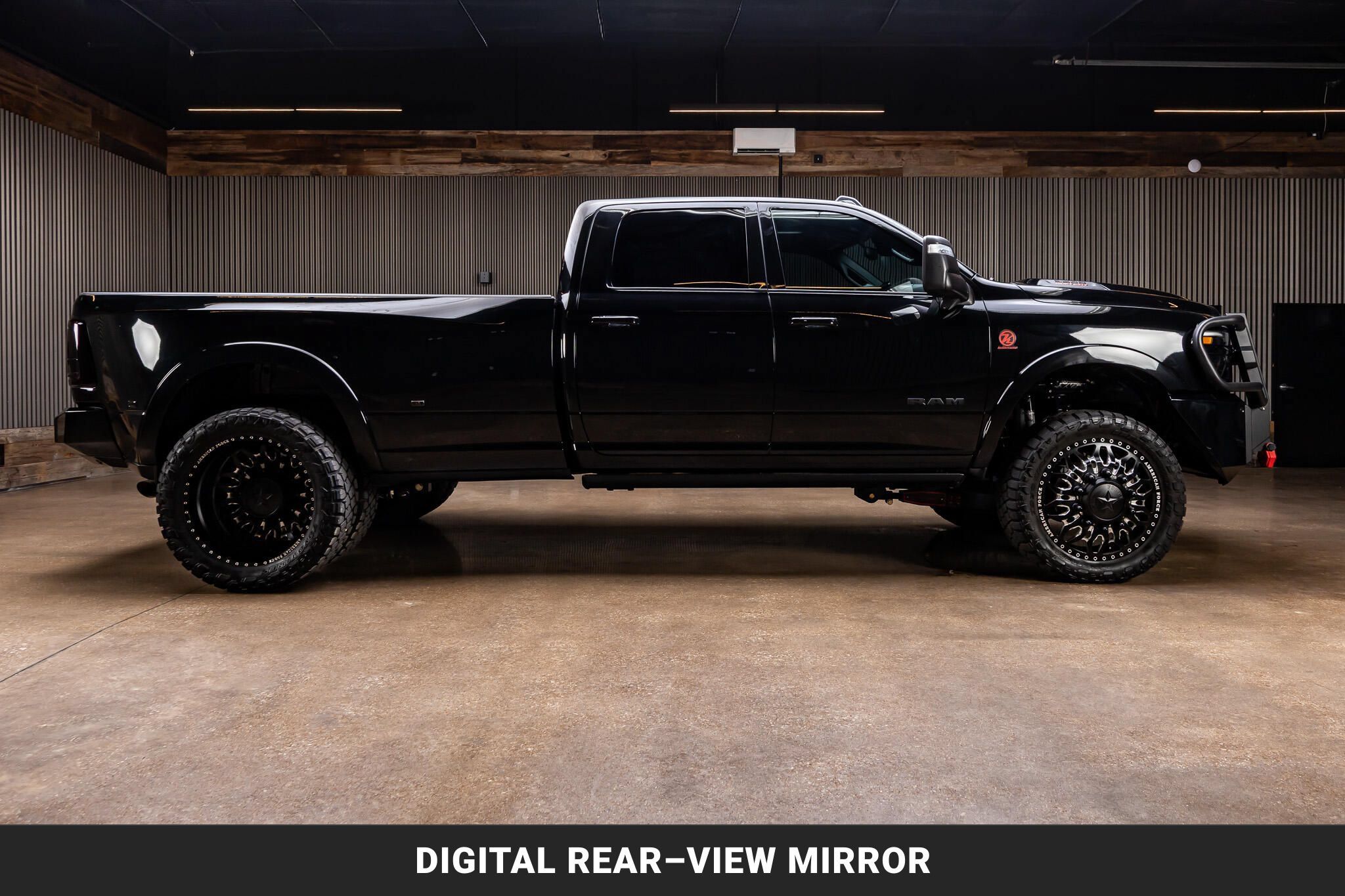 Used 2025 RAM 3500 Limited AWD/4WD image 12