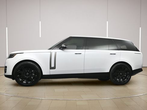 Used 2025 Land Rover Range Rover Long Wheelbase SE AWD/4WD image 29