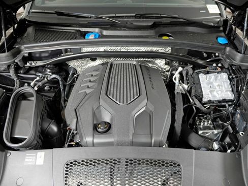 New 2026 Porsche Macan image 39