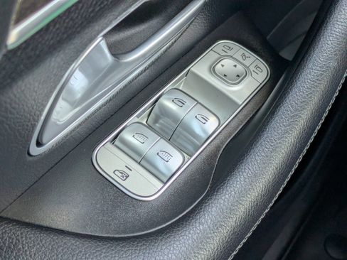 Used 2022 Mercedes-Benz GLS 450 4MATIC image 33